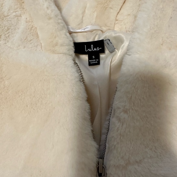 Lulu’s cream fux fur hoodie - Picture 2 of 4